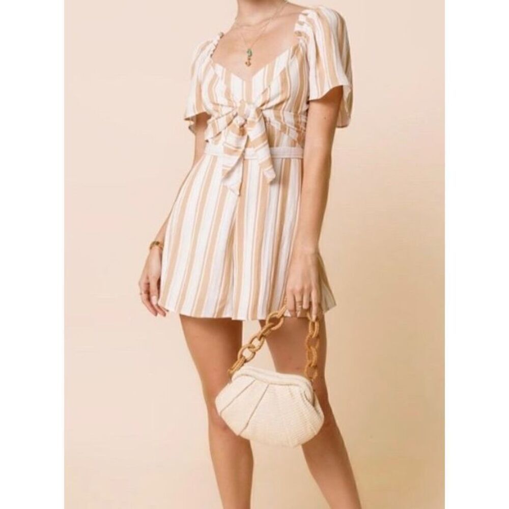 Mi Ami Megan tie front romper size M